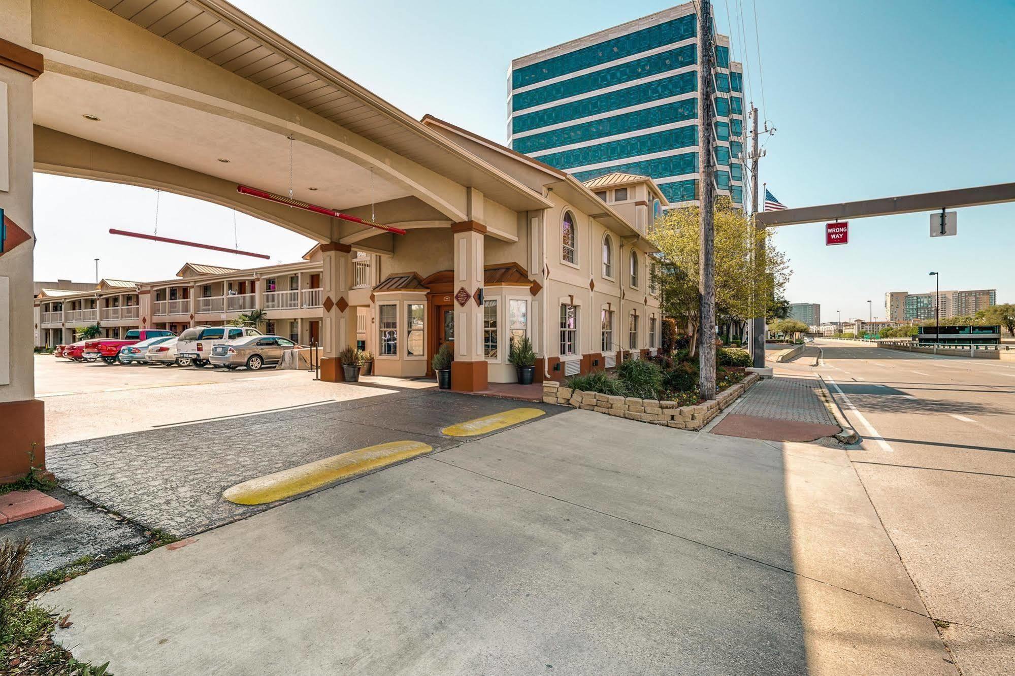 Quality Inn & Suites Dallas-Cityplace Eksteriør bilde